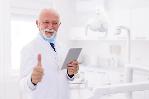 Visit An Emergency Dentist To Stop Oral Injury Bleeding
